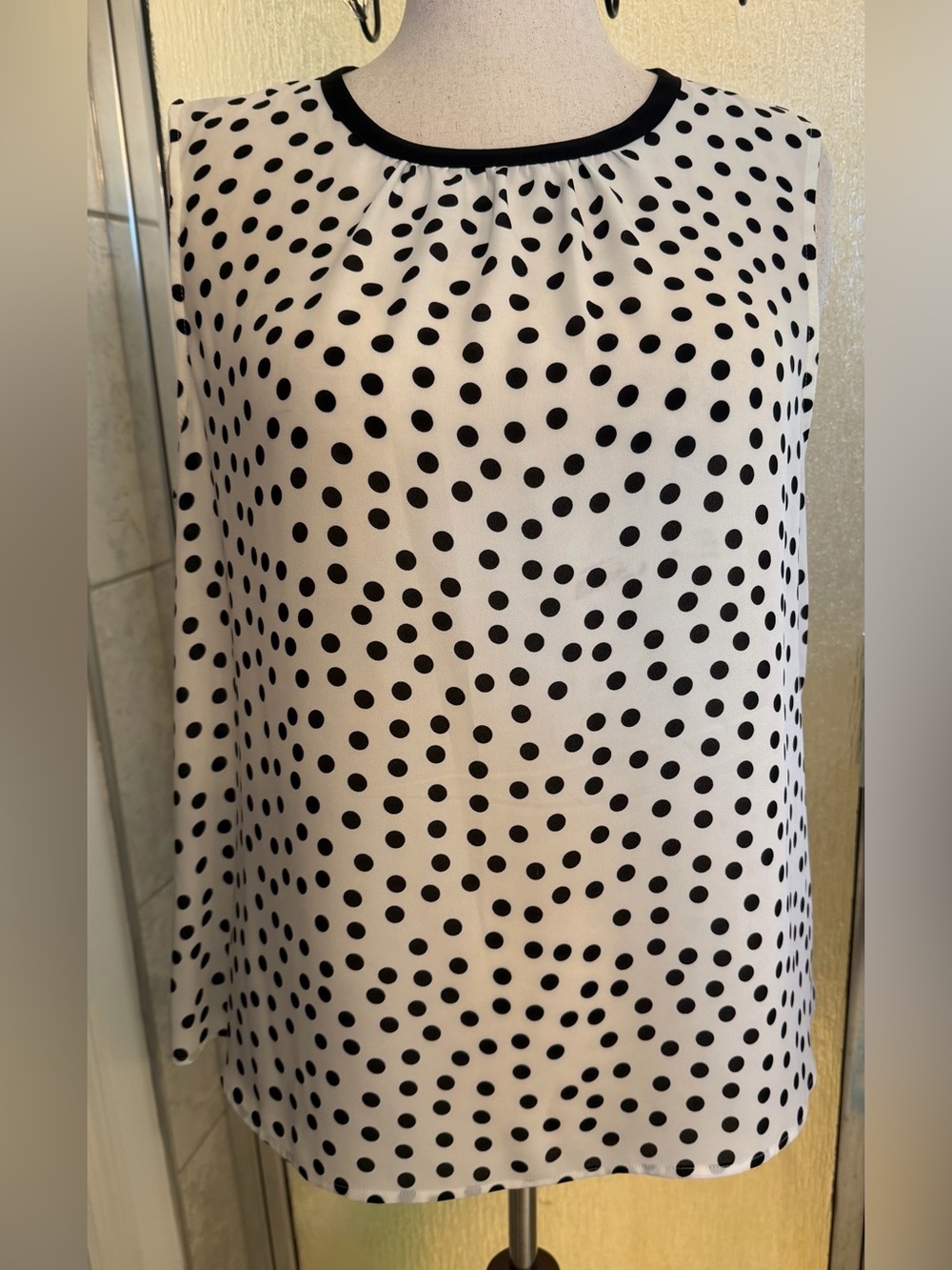 Kasper White & Black Polka Dot Sleeveless Blouse NWT Size XL $28